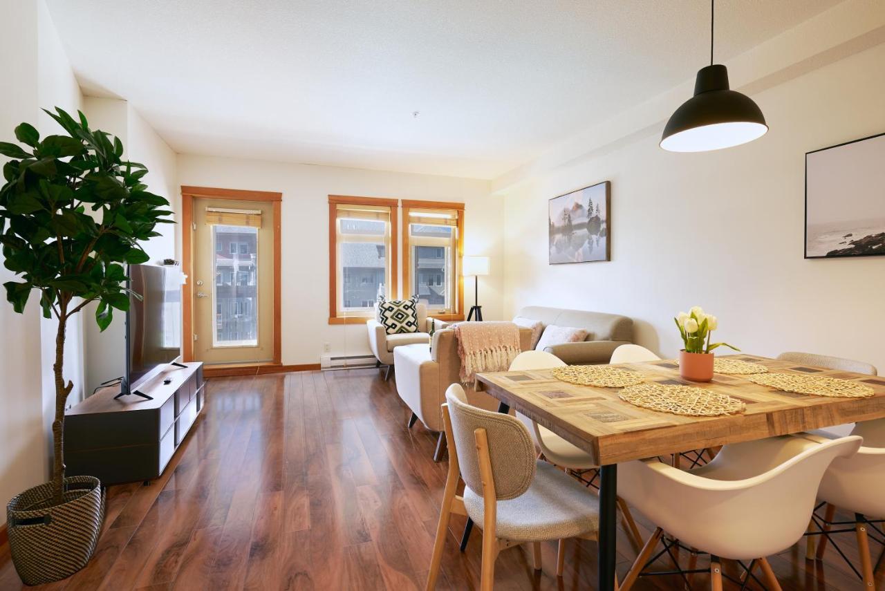 Apartamento Mtn View Escape With King Size Bed With Outdoor Pool - Banff Pass Included! Canmore Exterior foto