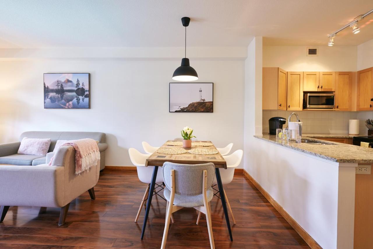 Apartamento Mtn View Escape With King Size Bed With Outdoor Pool - Banff Pass Included! Canmore Exterior foto